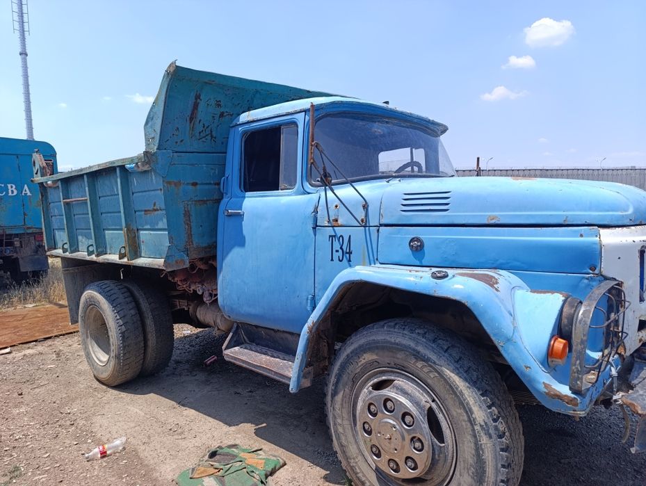 Zil 131 sotiladi