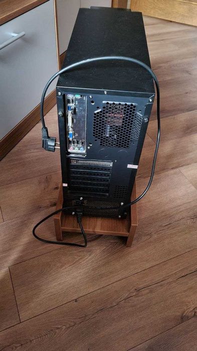 Настольный компьютер MSI для работы/игр