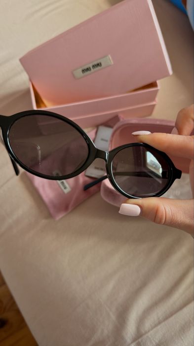 Оригинални, черни слънчеви очила Miu Miu
