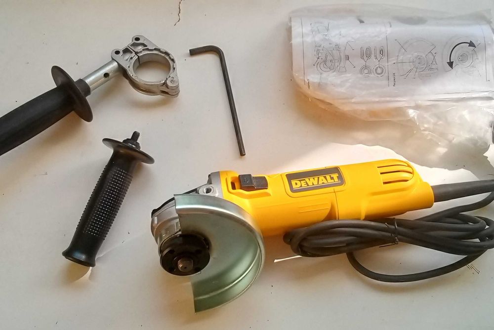 Болгарка 125 DeWalt