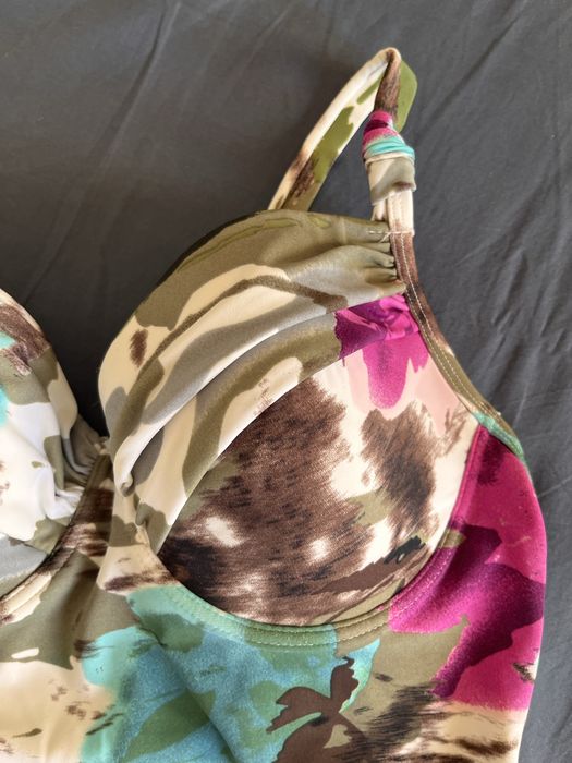 Costum de baie intreg!