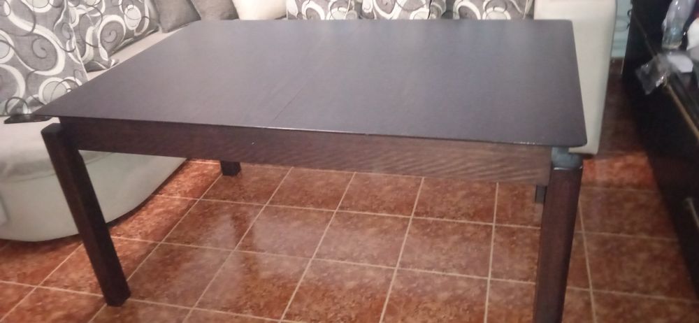 Трапезна маса разтегателна