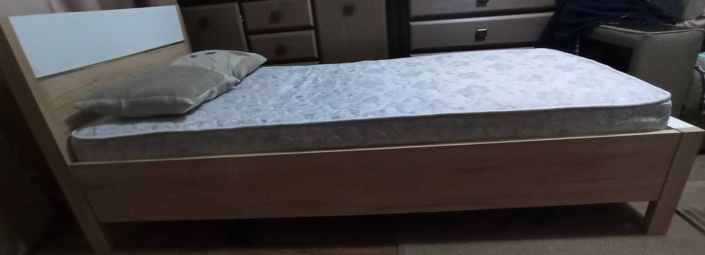 продам кровать 2м * 0,9м