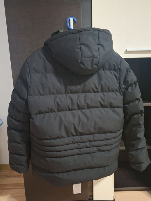 Vând geaca bărbați nouă