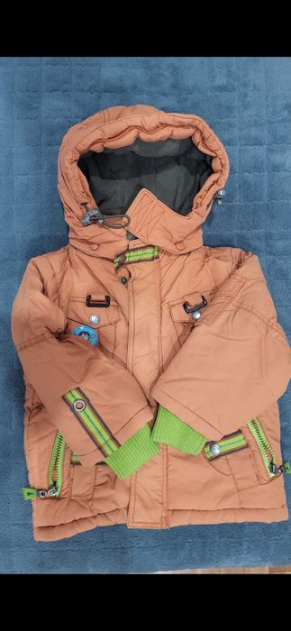 Продам б/у  куртки и комбинезон