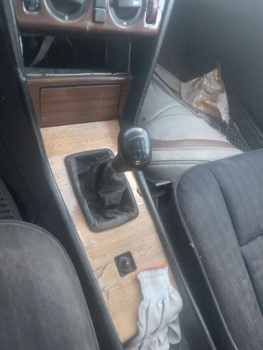 Продам запчасти на 124 мерседес дорест