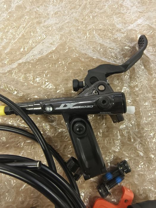 Сет Дискови Спирачки: SHIMANO DEORE XT BL-M8100/BR-M8120 Четирибутални