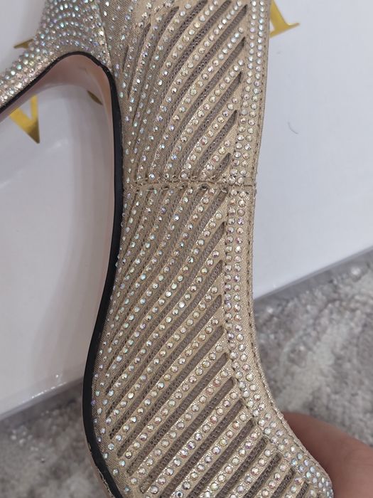 Вечерние туфли сатылады