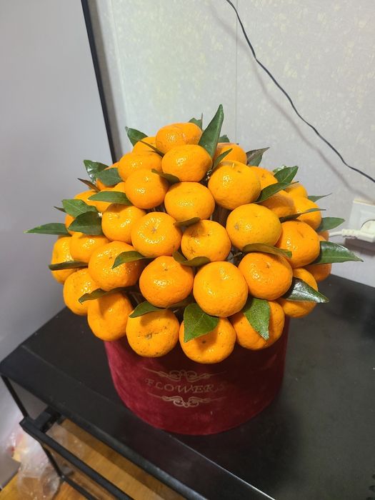 Mandarinli qutilar buketlar savatlar didingizga mos oziga xos
