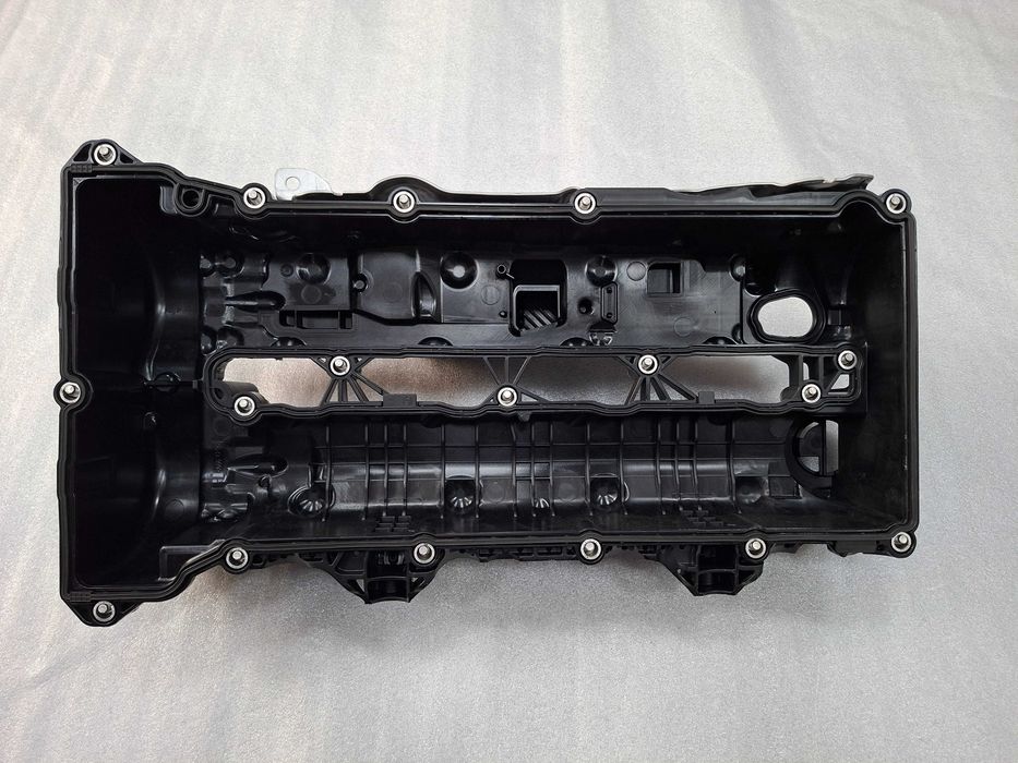 A6540102108 Нов Оригинален Капак Клапани Цилиндрова Глава Mercedes OM654