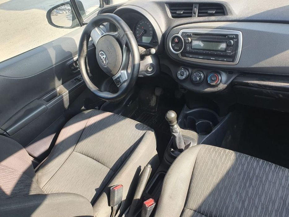 Dezmembrez Toyota Yaris 2 motor 1.4 d 66kw 90cp 1ND-TV dezmembrari cutie de viteze manuala 6+1 usa stanga dreapta