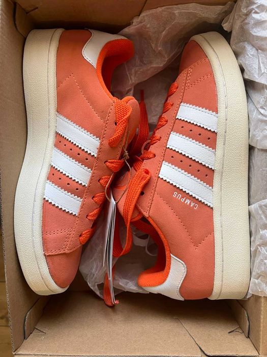 Продавам дамски маратонки Adidas