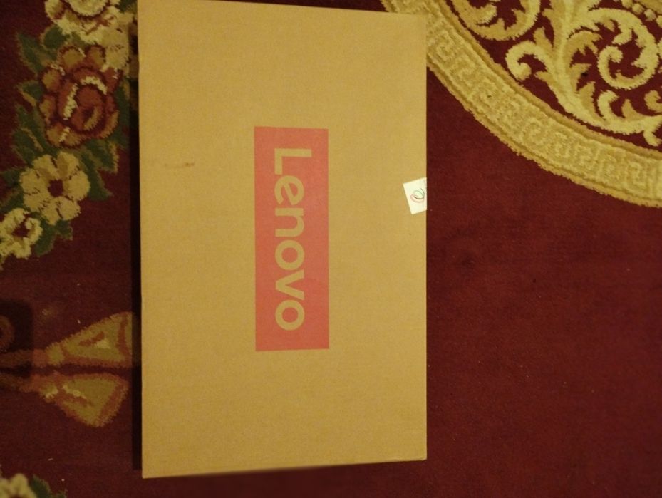 Lenovo notebook sotiladi