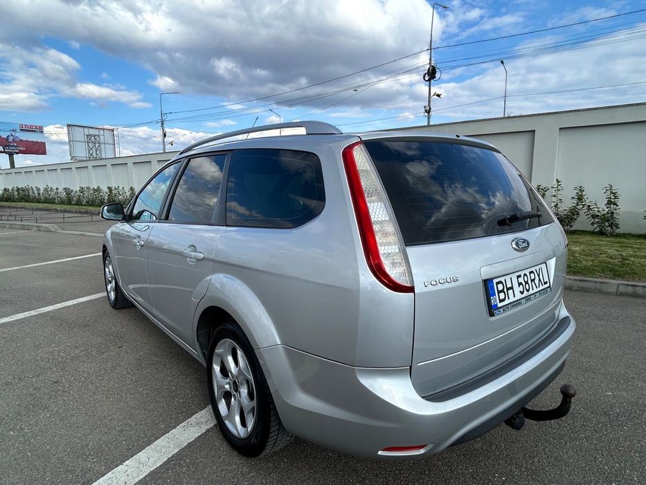 Ford Focus  TITANIUM 1,6 diesel Euro 5 consum mic proprietar revizii la zi