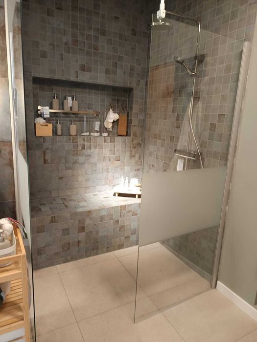 Servicii de constructii gresie,faianta,tencuiala manuala,zidarii, etc.