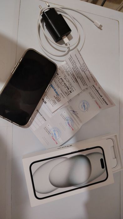 Продам айфон 15 128 чёрного цвета