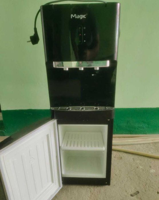 Кулер для воды б/у