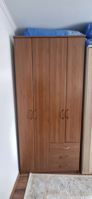 Продается коричневый шкаф