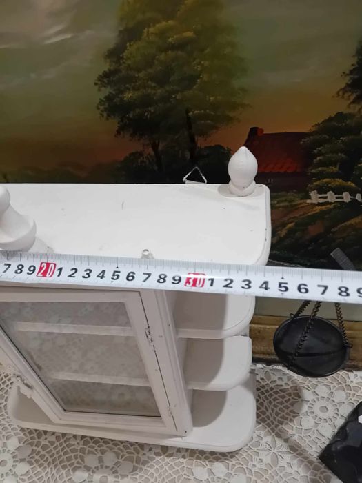 Етажерка,бижутерка,табуретка