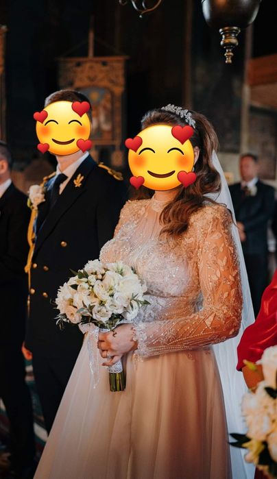 Vand rochie de mireasa, model SPECIAL