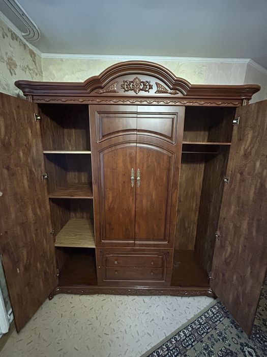 Продам шкаф деревяный лдсп