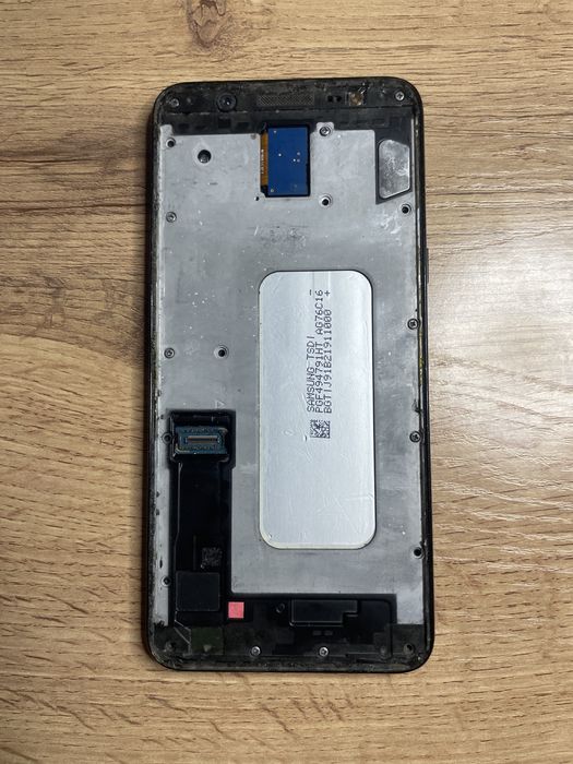 Sony Xperia XA и Samsung J8