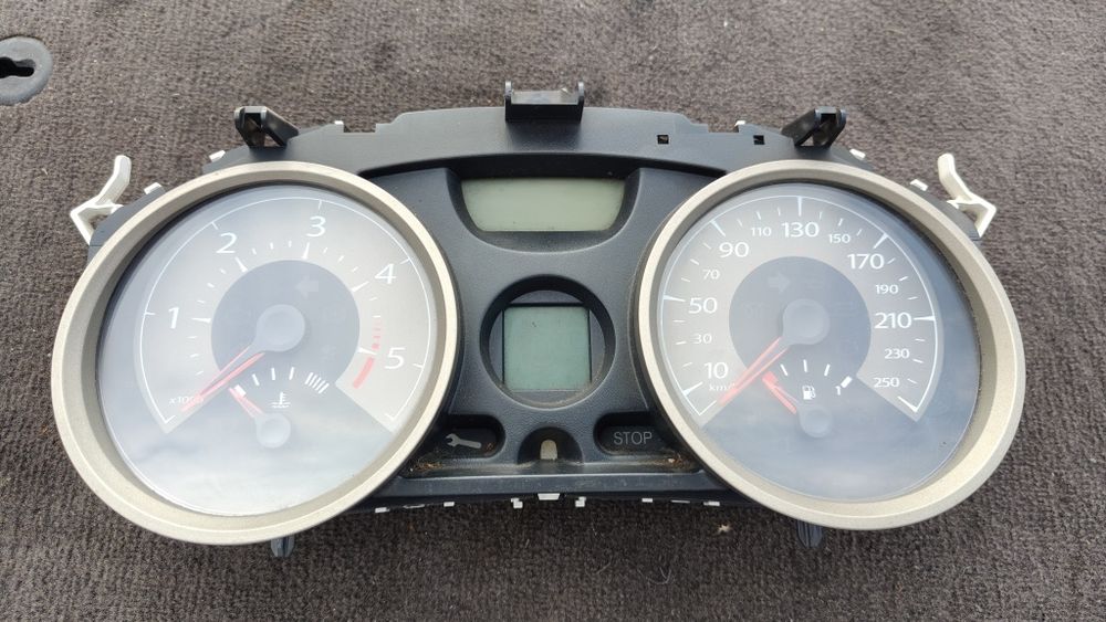 Ceasuri bord Renault Megane 2 8200408799