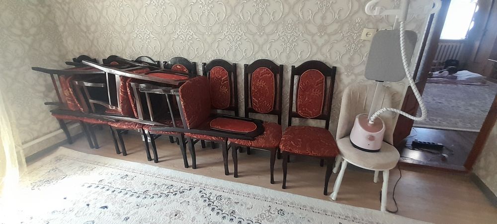 Мебель стол стулья