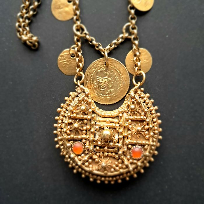 Стар медальон,сребро