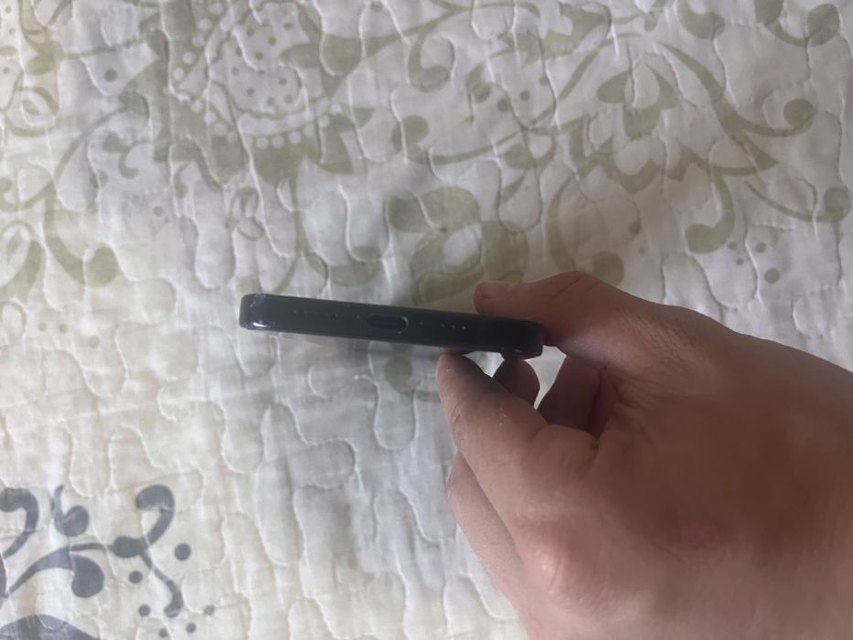 Vând/schimb iPhone 15 Simplu