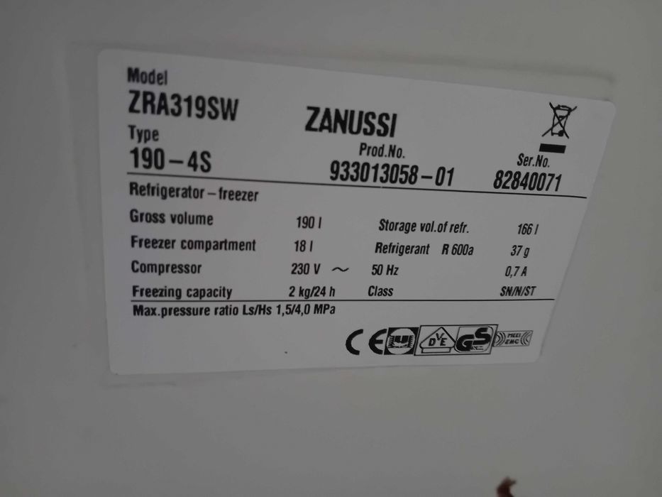 Frigider cu congelator Zanussi 190L functional, Radaia