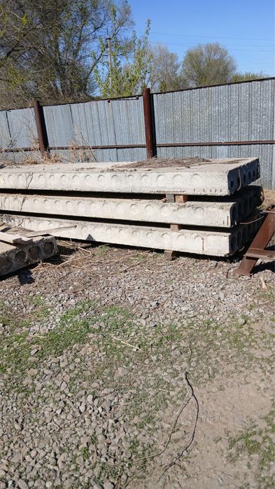 Плиты перекрытия 4 штуки