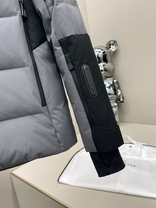 Geaca Moncler , calitate premium , pe comanda , noua , L