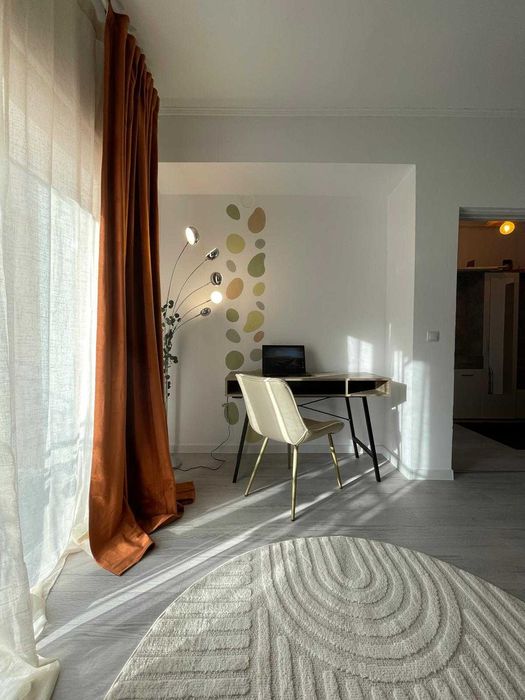 PF, Inchiriez apartament CENTRAL, 2 camere, SPATIOS, LUMINOS, recent renovat cu designer