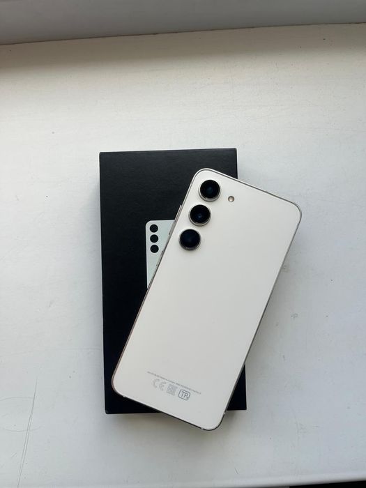 Самсунг s23 в идеальном состоянии