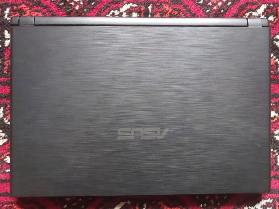Asus notebook sotiladi