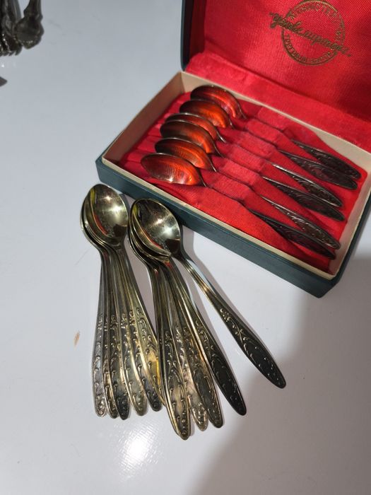 Продам чайные ложки,Плямя золото