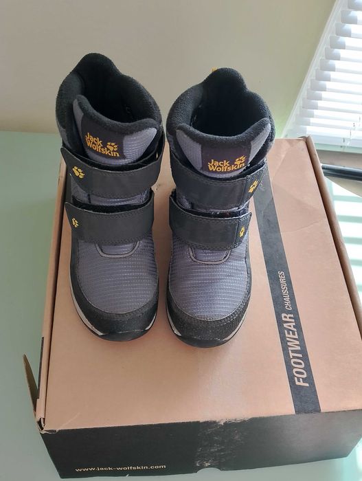 Детски маратонки апрески и сандали