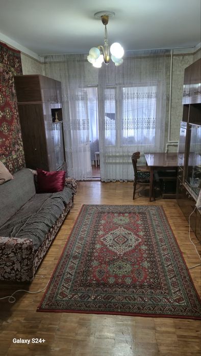Продам квартиру На Сергели-4 3/4/5 Чистенькая не торец(68 000& старт)