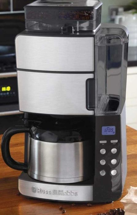 Cafetiera Russell Hubbs din inox și oțel inoxidabil