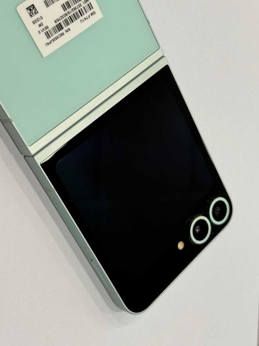 Samsung Galaxy Z Flip6 512GB / 12GB RAM