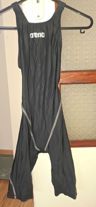 Бански състезателен Arena