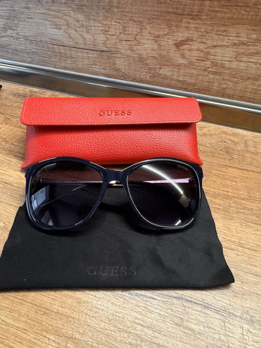 Слънчеви очила Guess