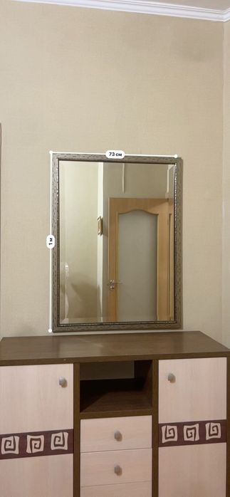 Комод с зеркалом