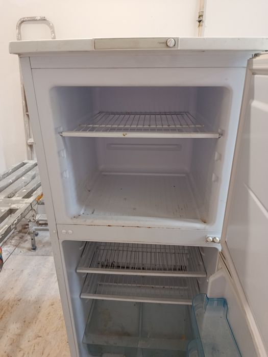 Холодильник бирюса