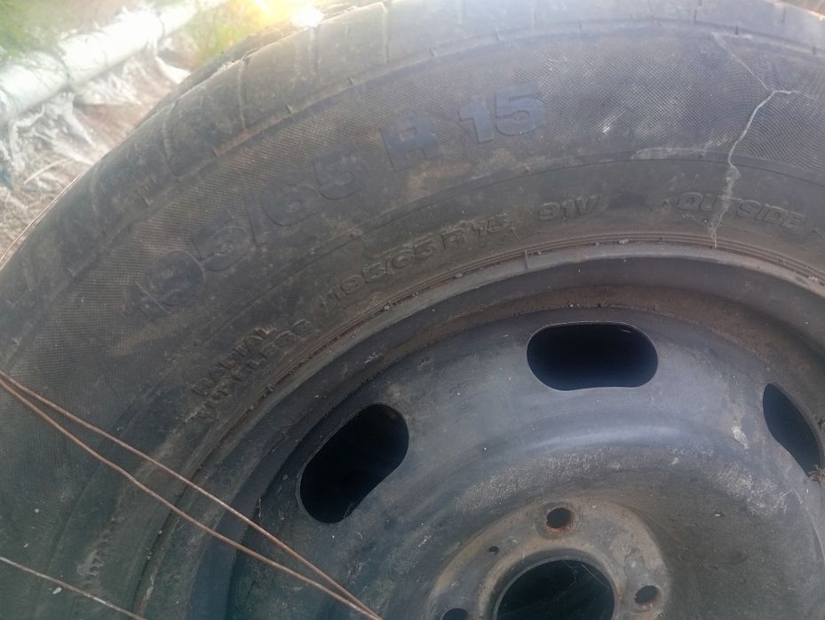 2 Seturi de cauciucuri și jante
