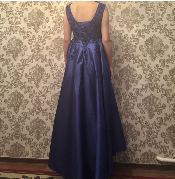 Вечерние платья