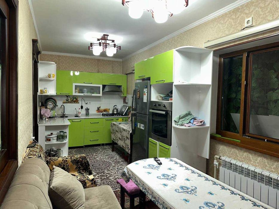 Продается квартира в массиве Хадра (80 + 170 кв.м.).