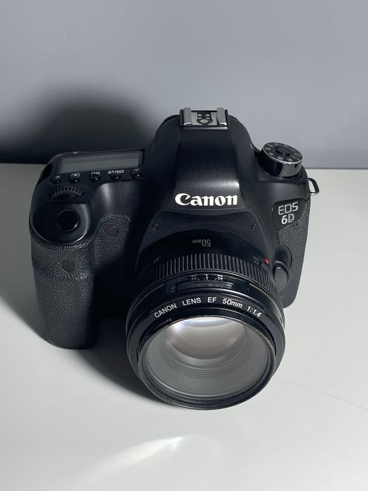 Canon EOS 6D + obiectiv Canon 50mm f/1.4 - Full Frame, stare excelentă
