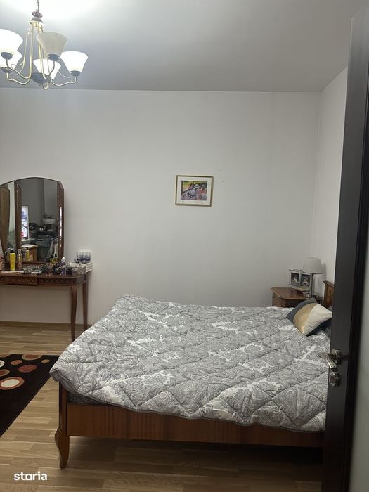Campina - ultracentral - casa + Spațiu comercial - 215000 Euro